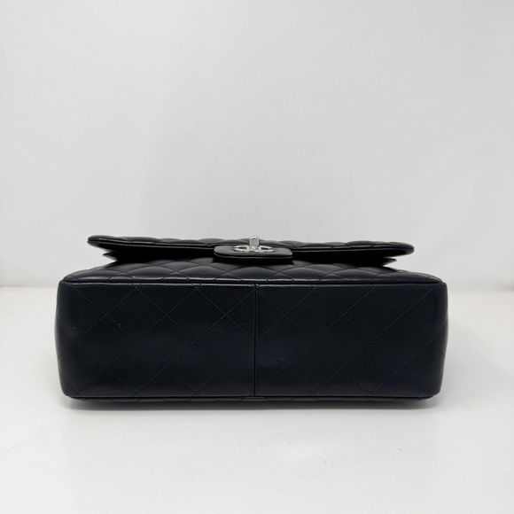 Chanel Quilted Double Flap Jumbo Lambskin Bag - Picture 4 of 10